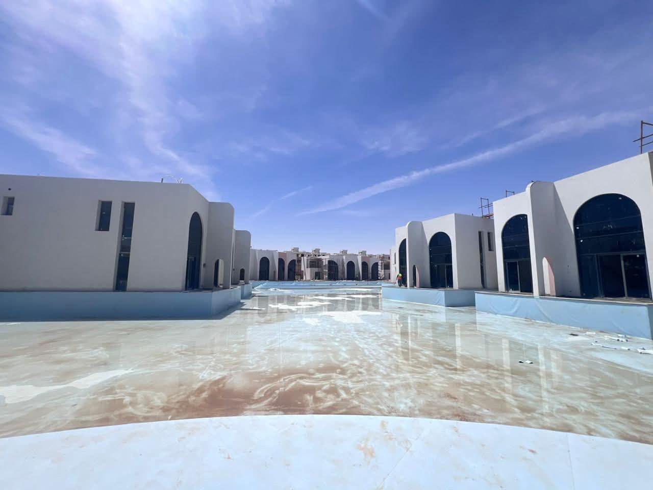 Caeser gallery image 1