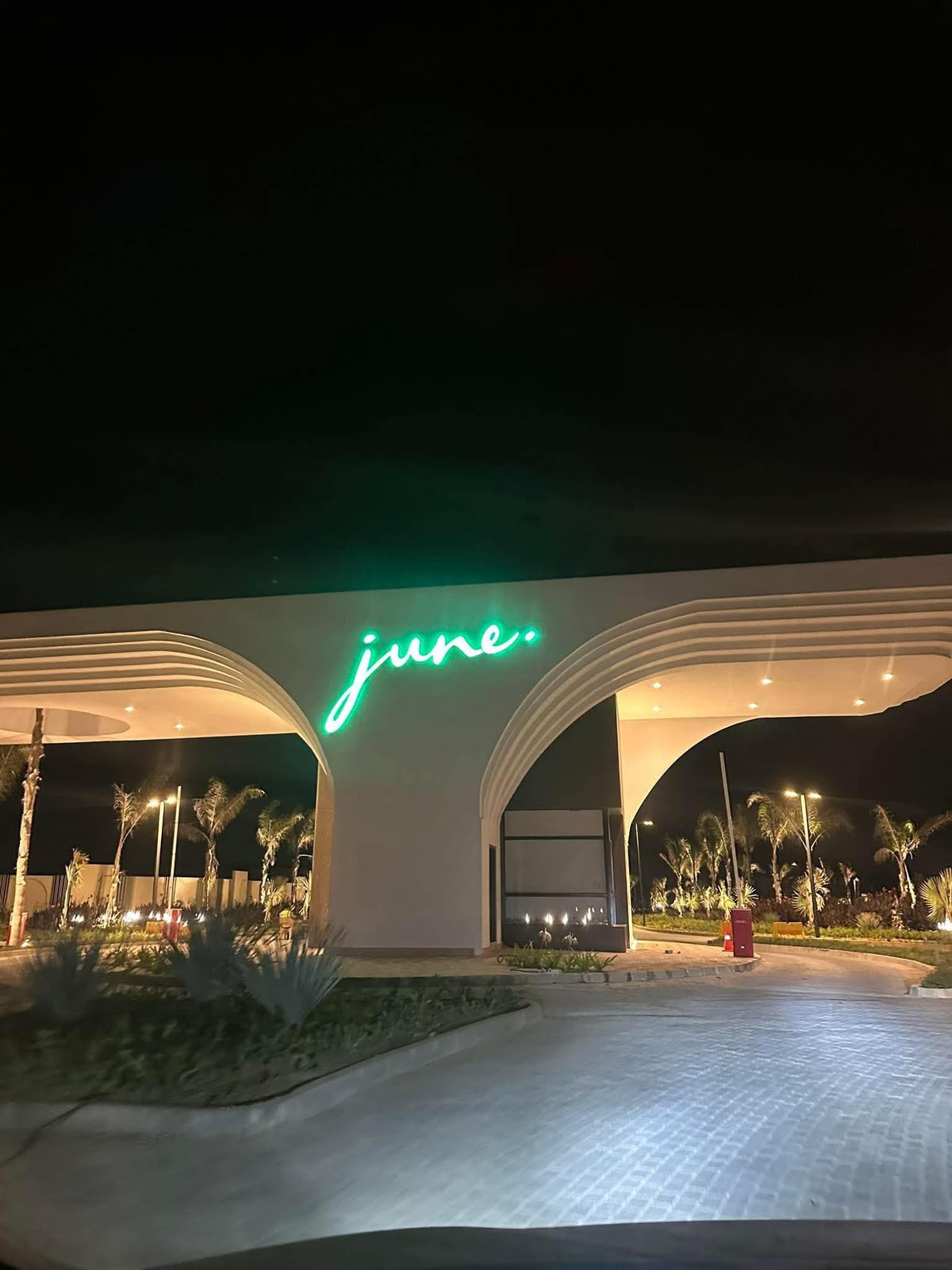 Caeser gallery image 2